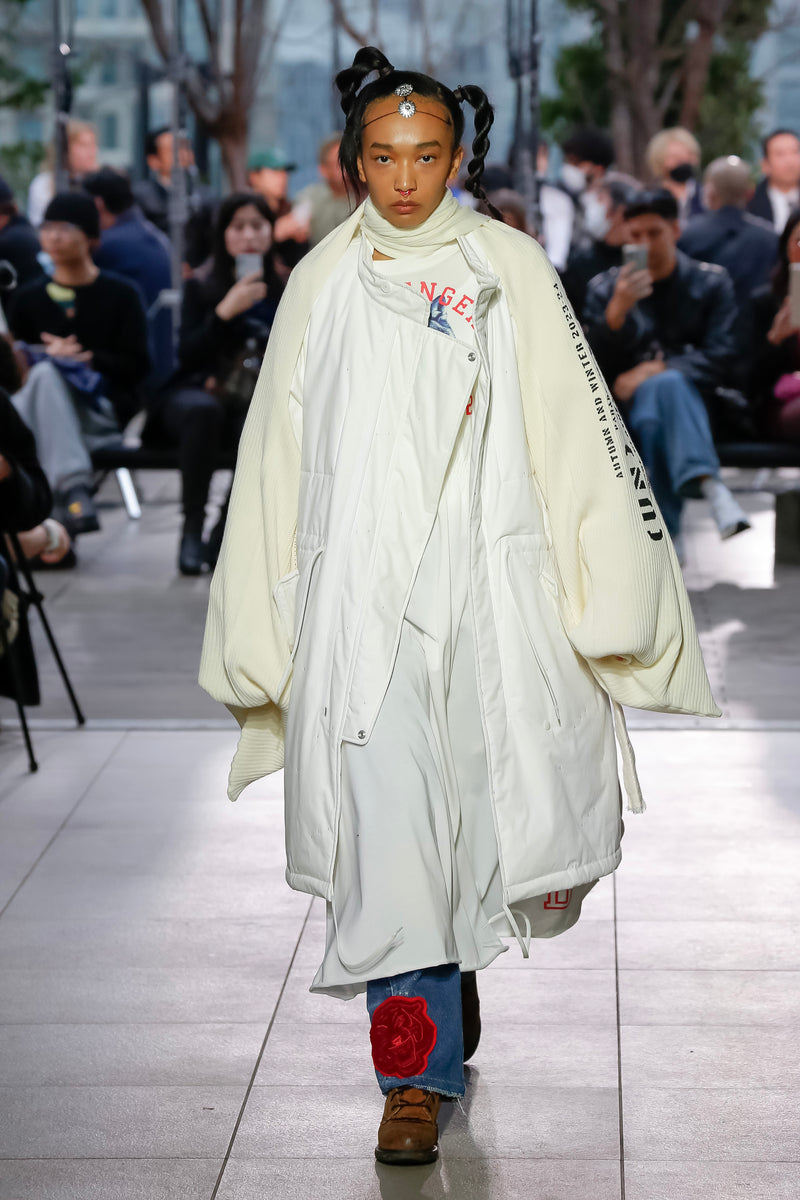 LOOK 24