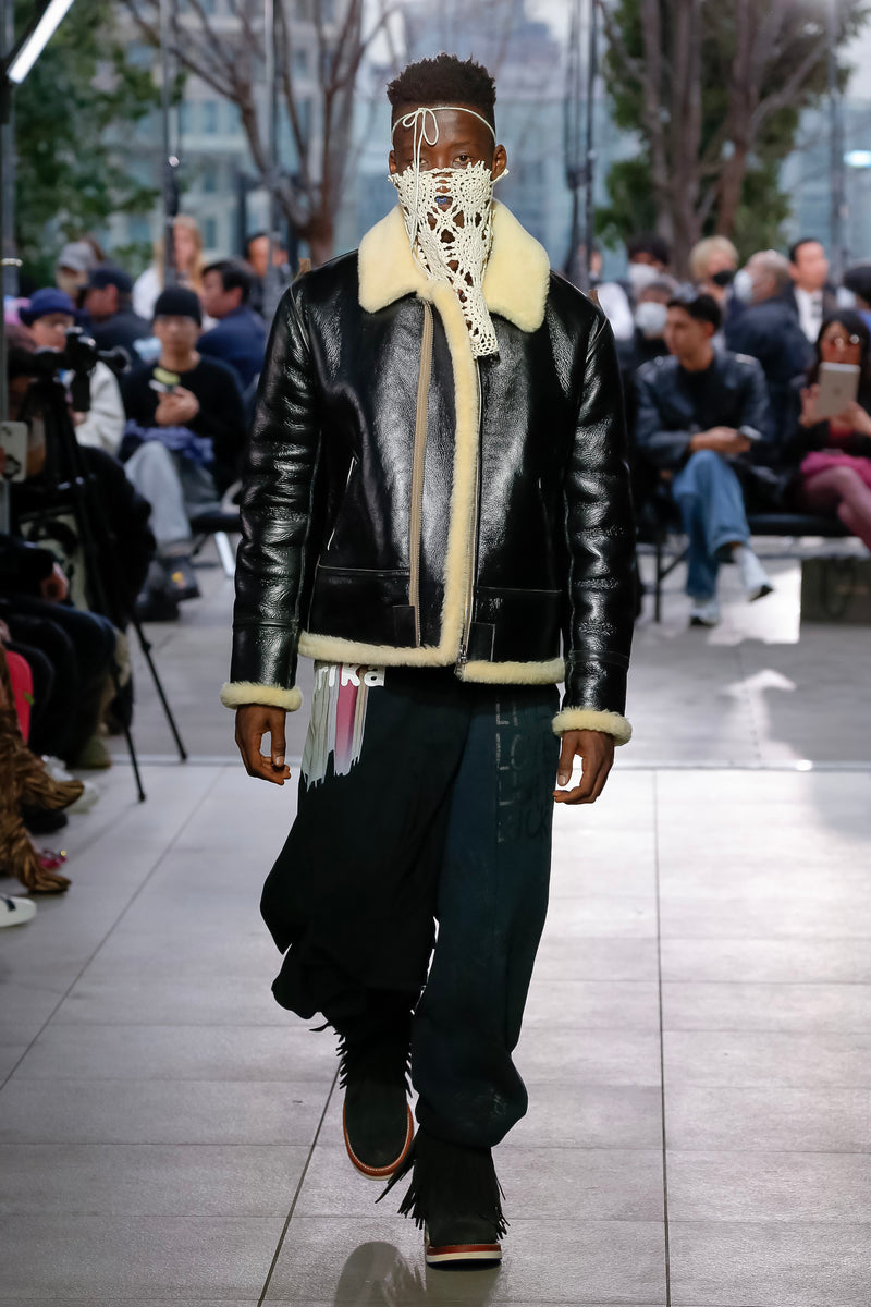 LOOK 32