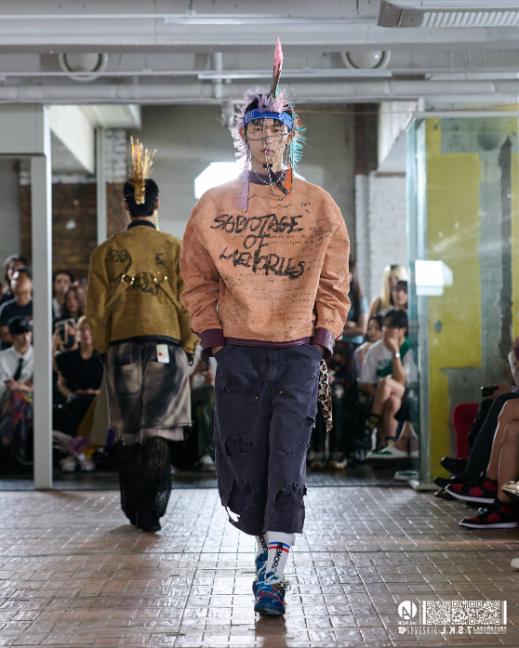 LOOK 24