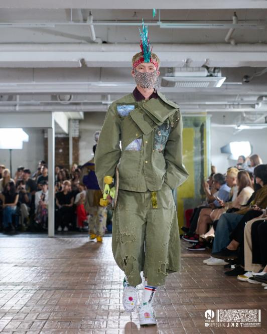 LOOK 23