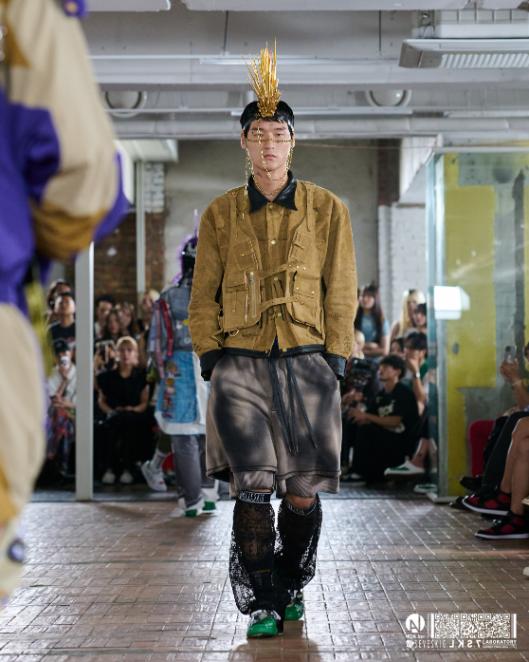 LOOK 22