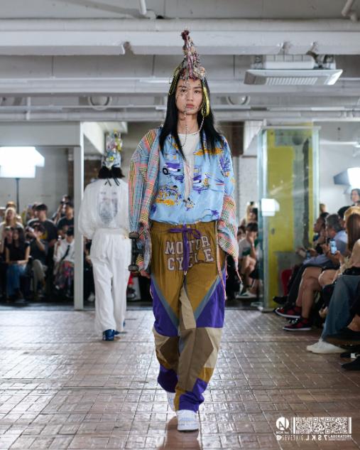 LOOK 16