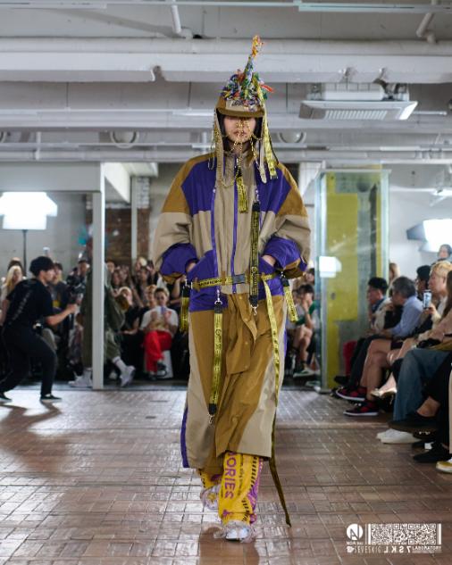 LOOK 25