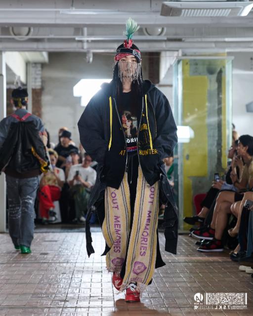 LOOK 4