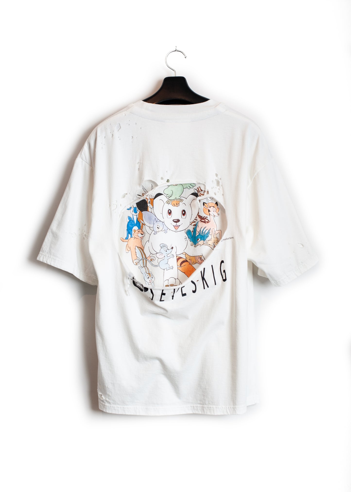 CT-SV-NGS-1009 / SEVESKIG vs JUNGLE EMPEROR LEO S/SL Damage TEE Ver, "Friends"