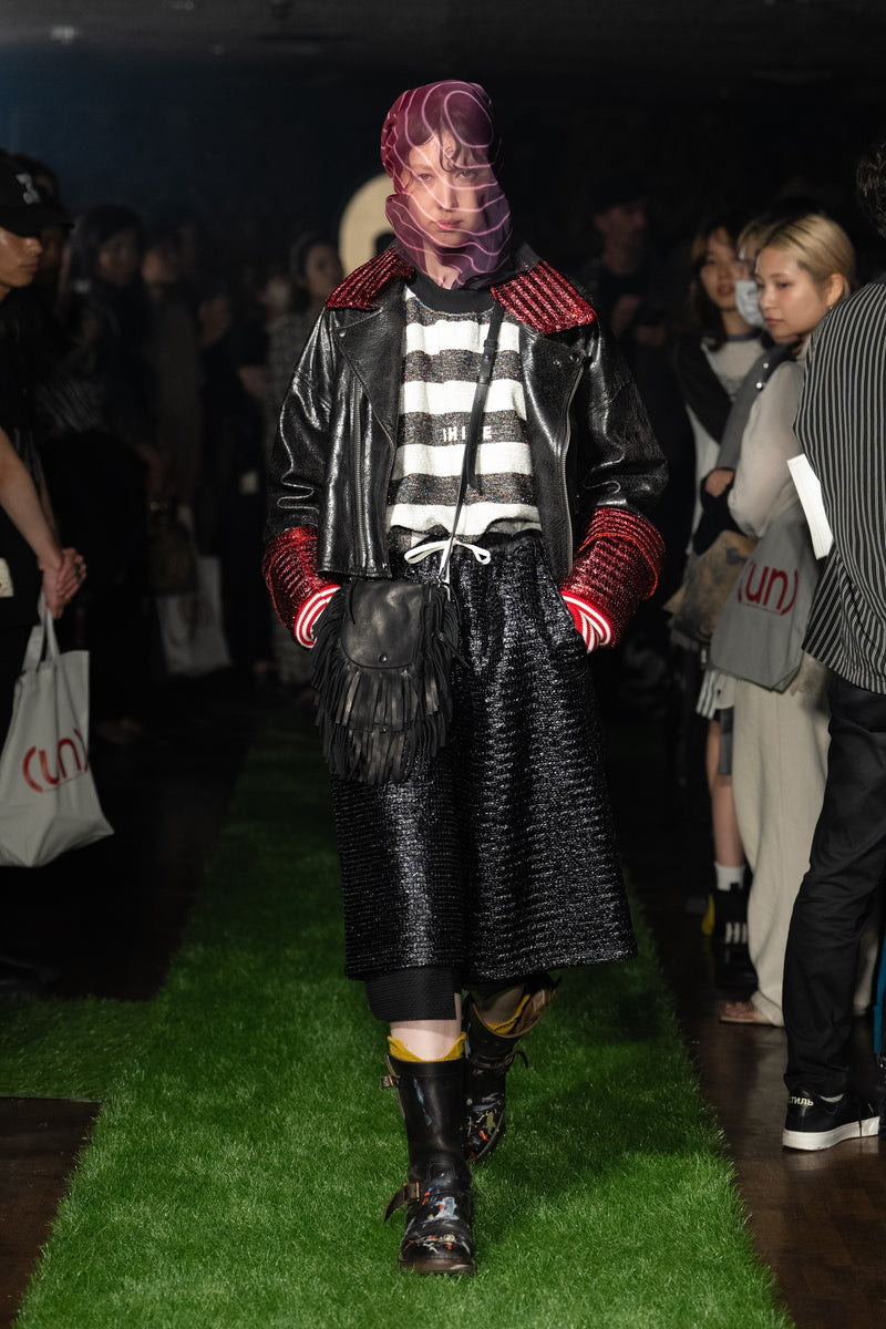 LOOK 28