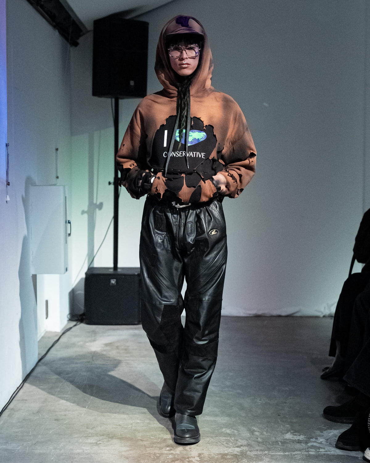 LOOK 2
