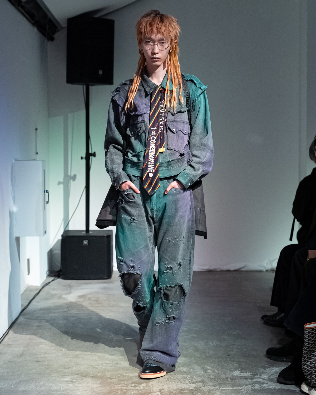 LOOK 4