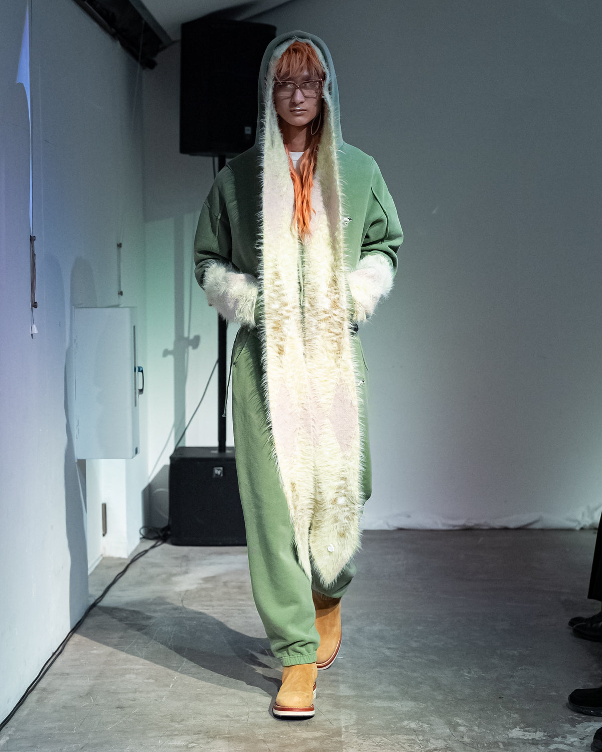 LOOK 8