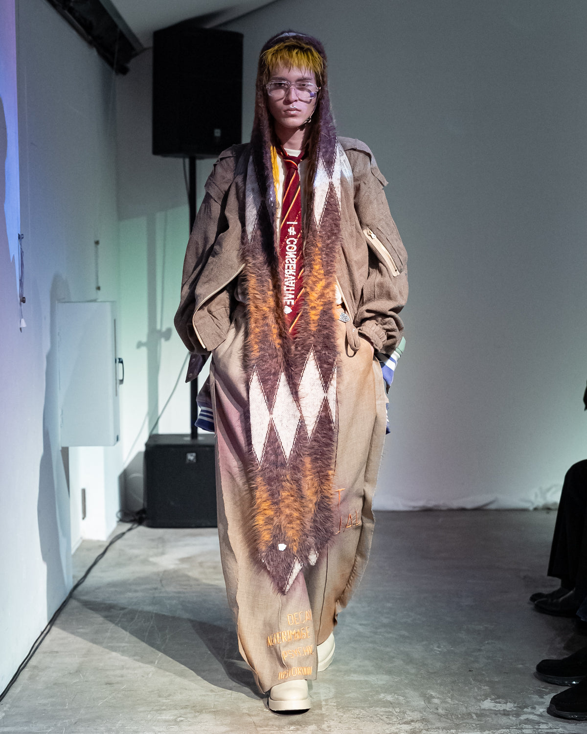 LOOK 11