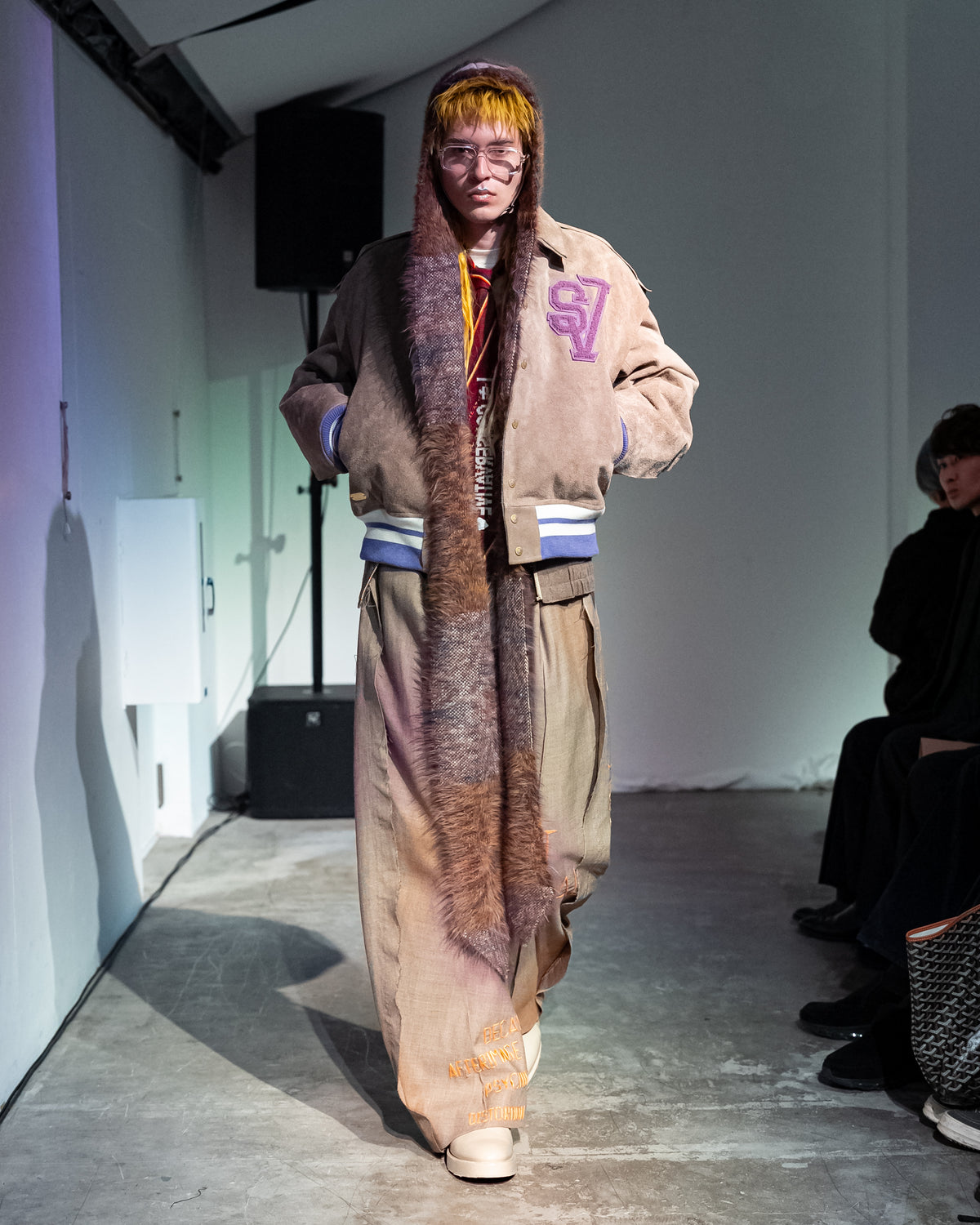 LOOK 13