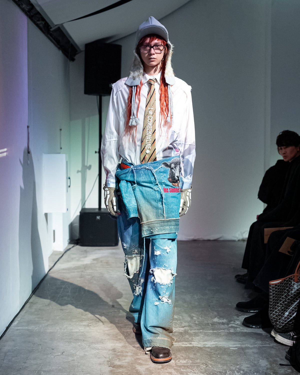 LOOK 18