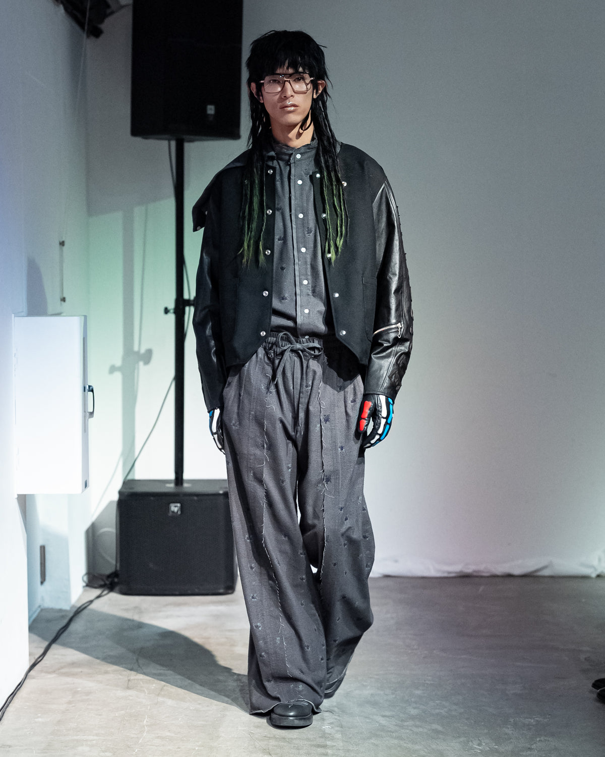 LOOK 22