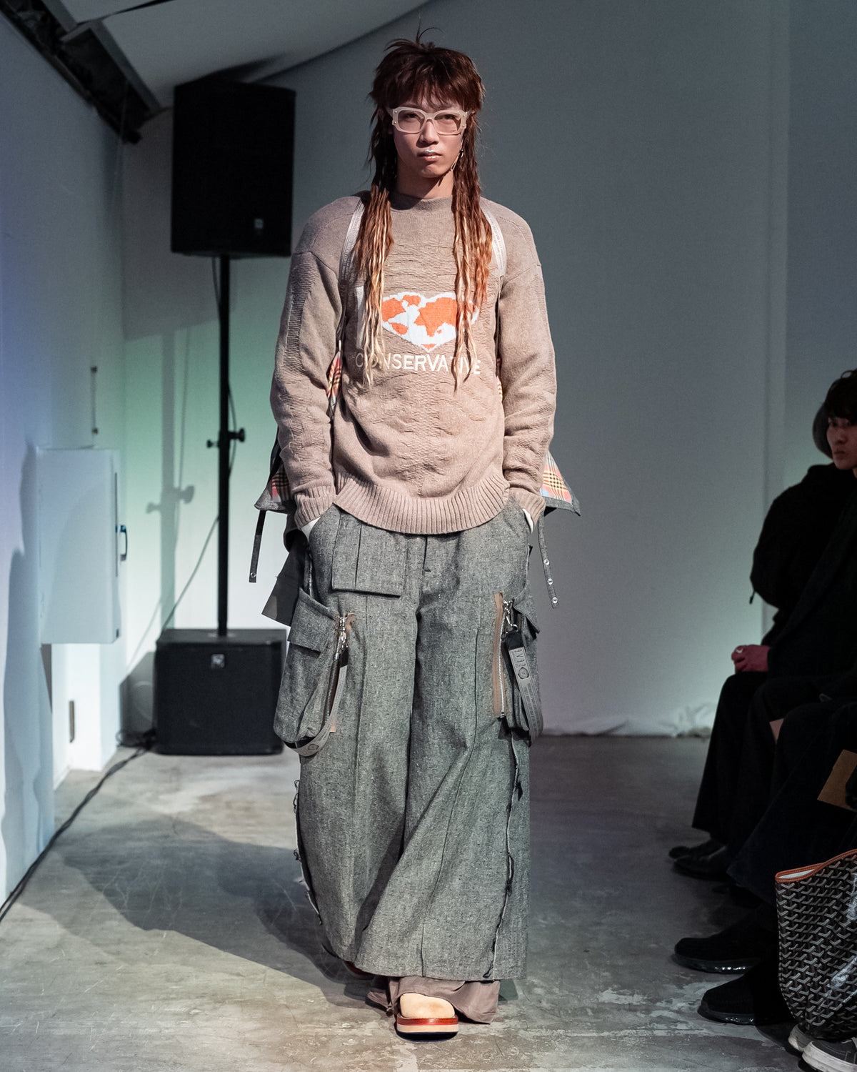 LOOK 28