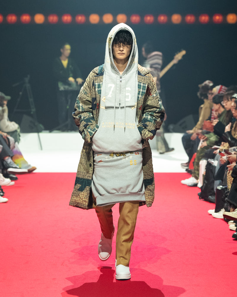 LOOK 32